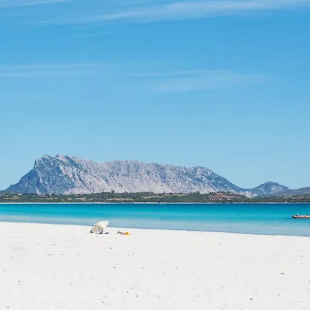Double In With Private Pool San Teodoro モンテ・ペトロズ